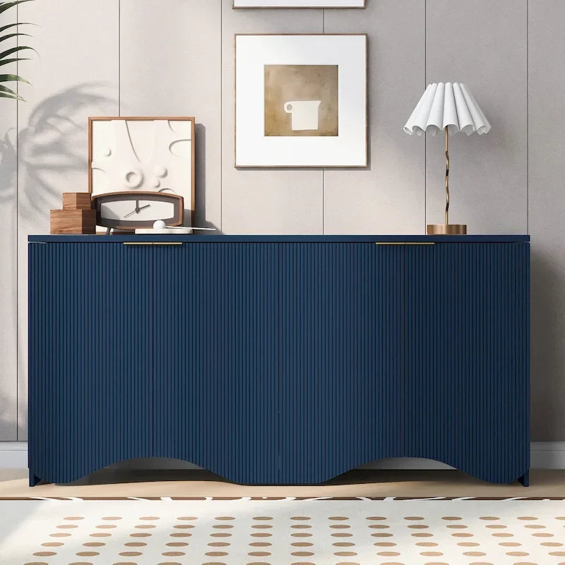 Armoire à quatre portes à rayures verticales et design ondulé