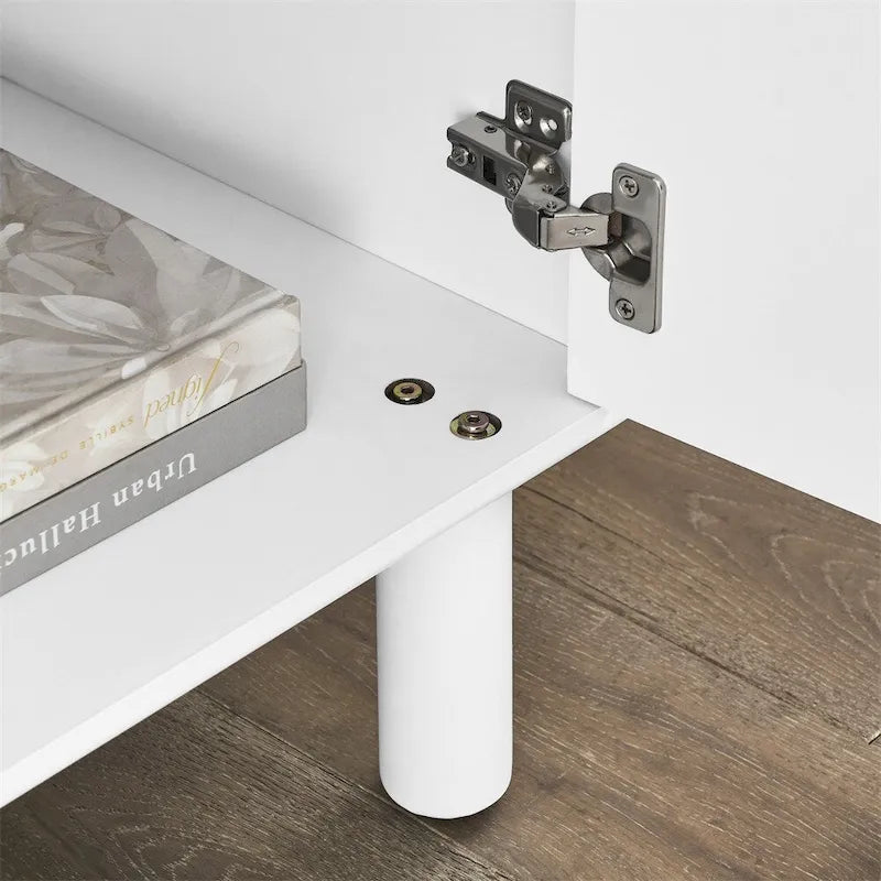 Bahut moderne en bois avec pieds ronds et étagère